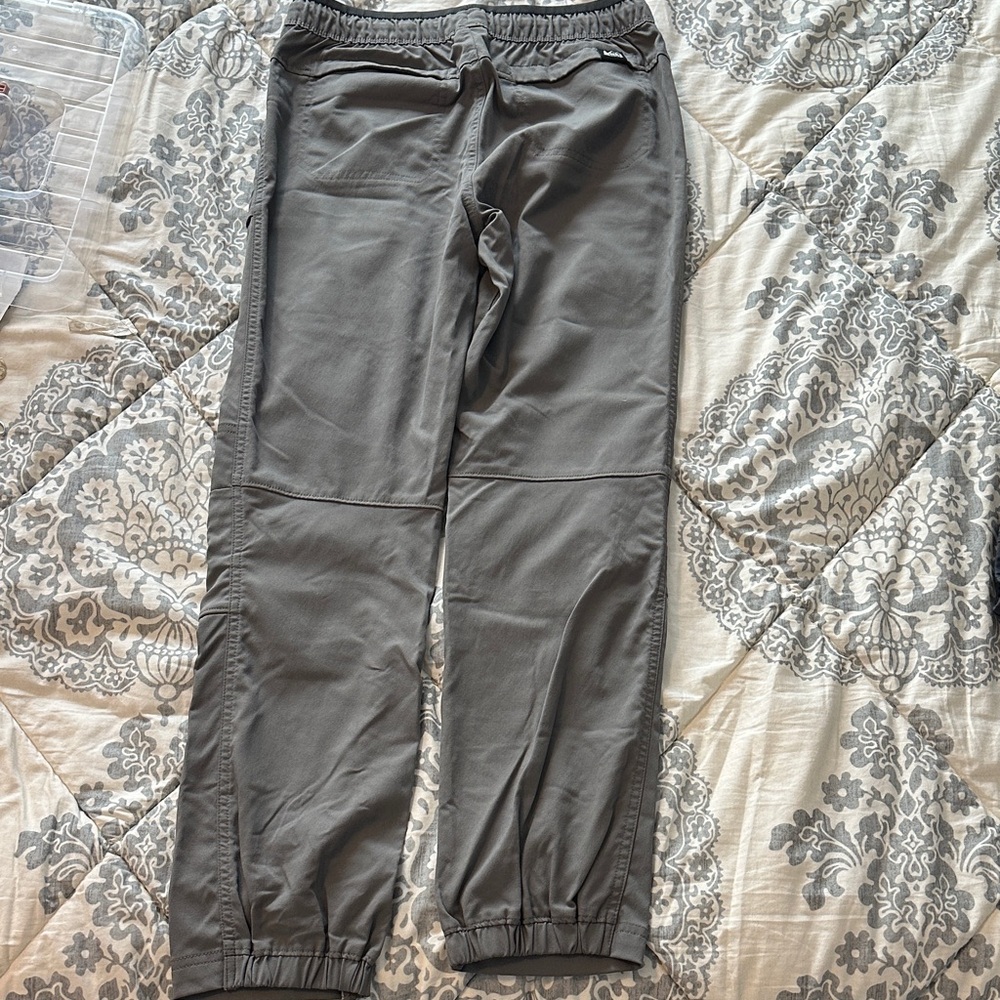 REI kids  Olive Gray Cargo  hiking Pants - Picture 4 of 6
